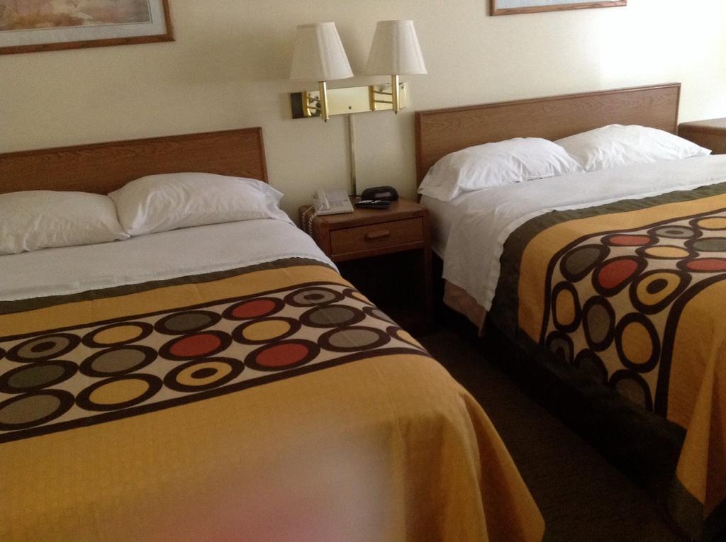 Brookshire Inn Inez Стая снимка