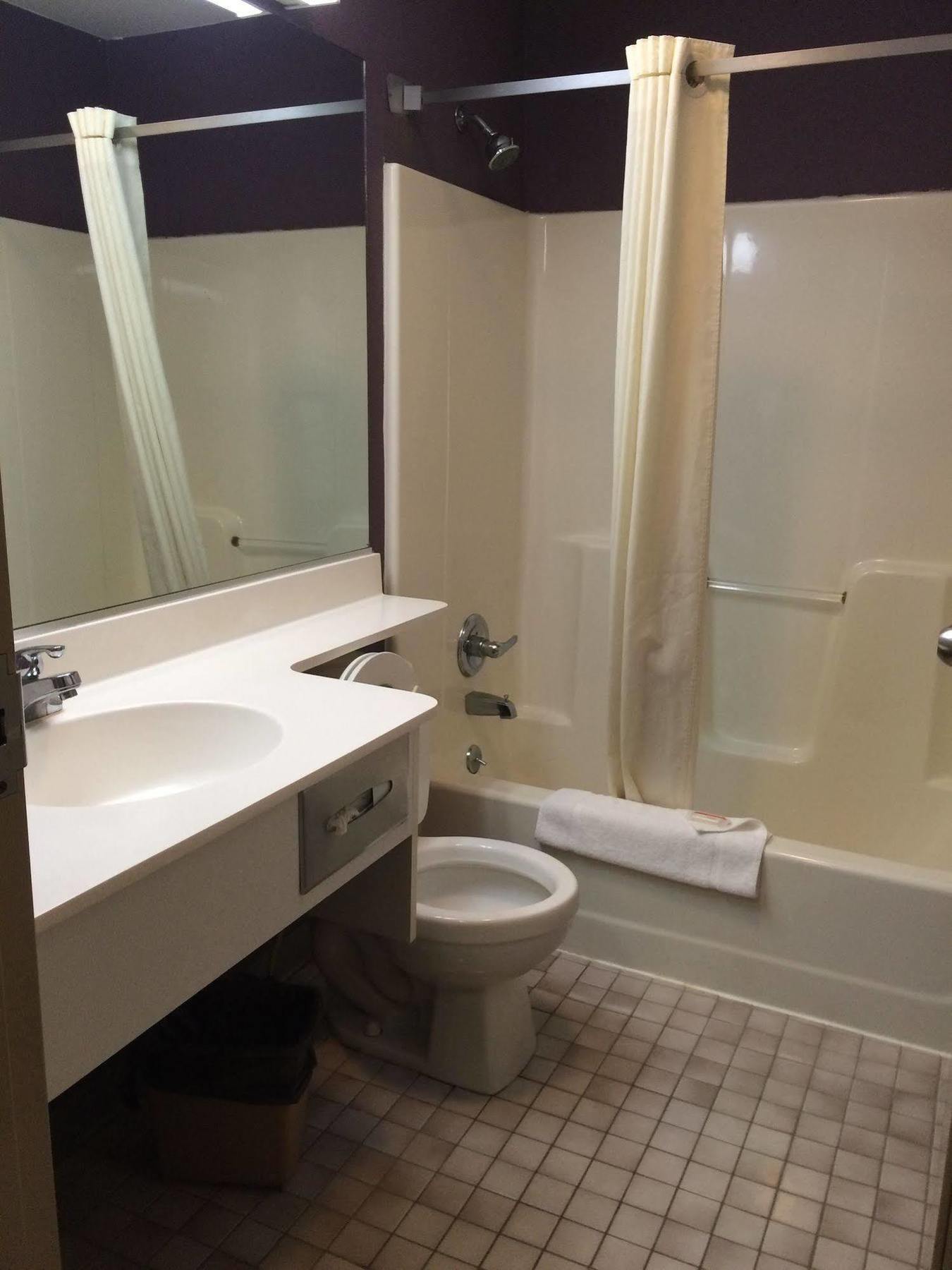 Brookshire Inn Inez Екстериор снимка